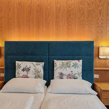 Hotel Alpenblick Sarentino エクステリア 写真