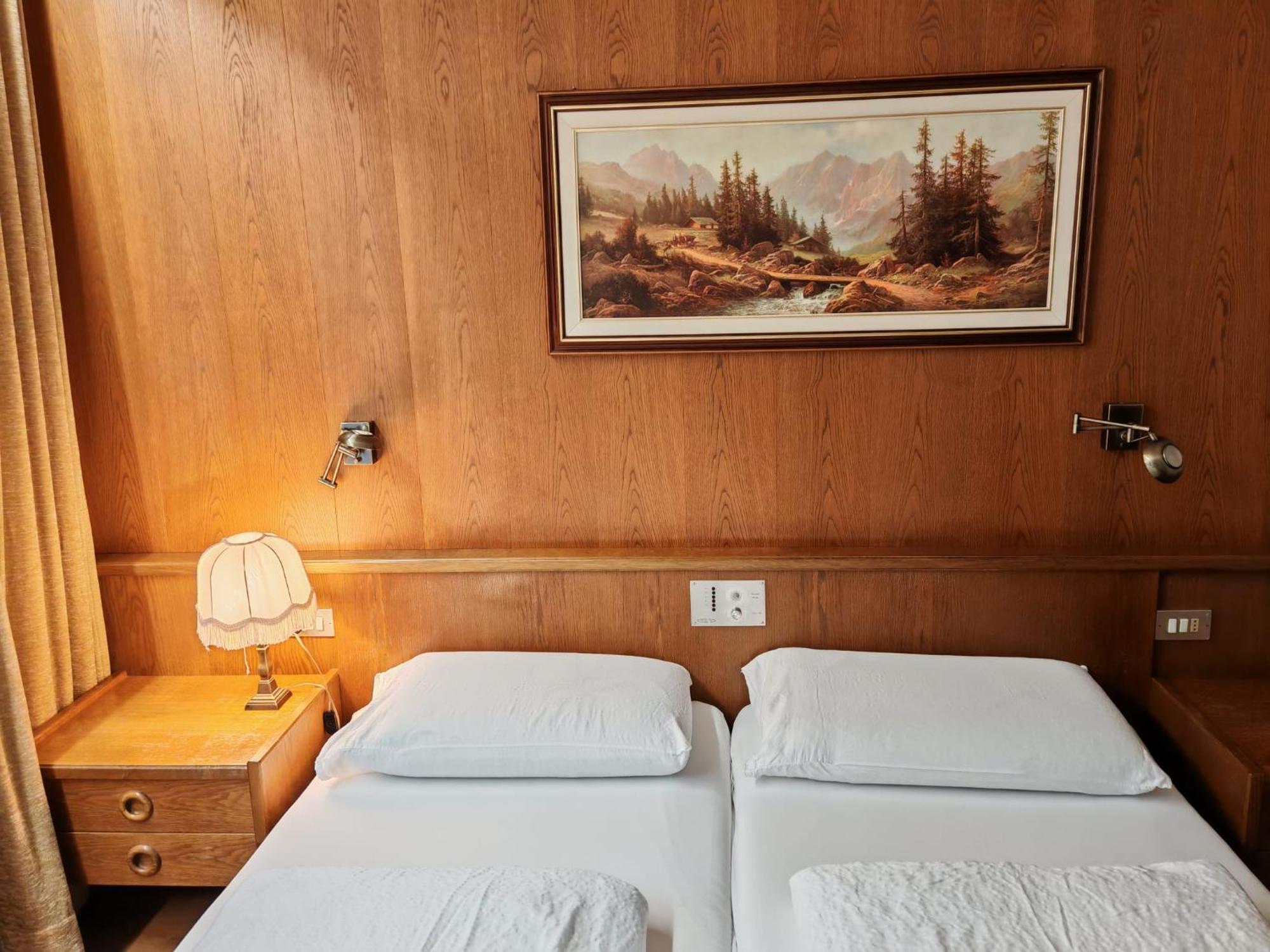 Hotel Alpenblick Sarentino エクステリア 写真