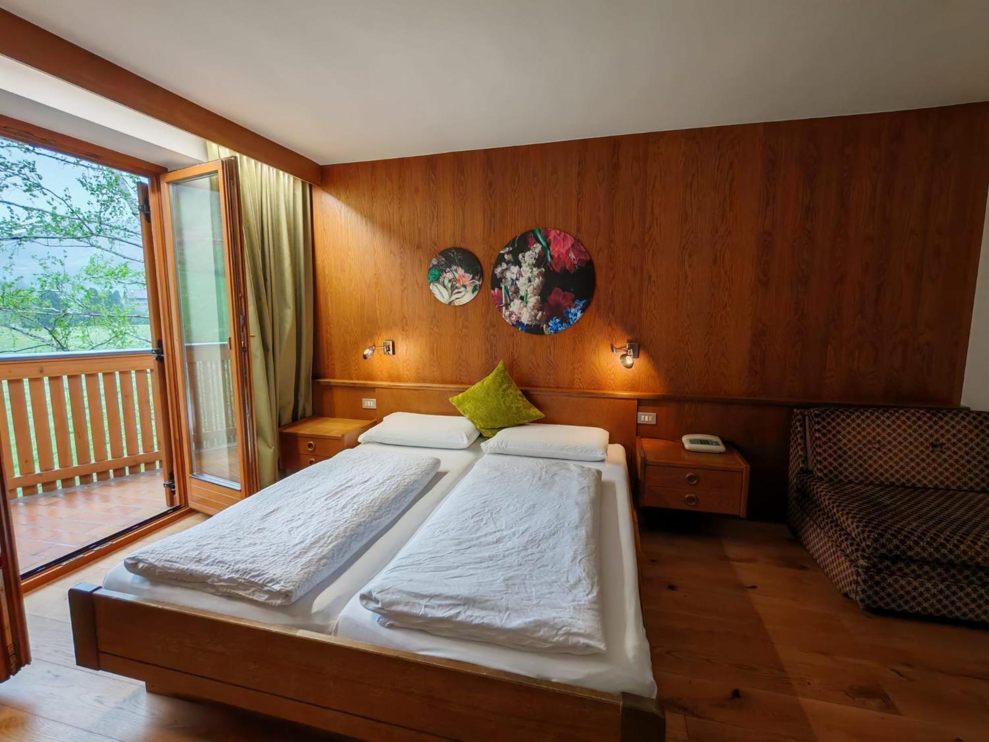 Hotel Alpenblick Sarentino エクステリア 写真