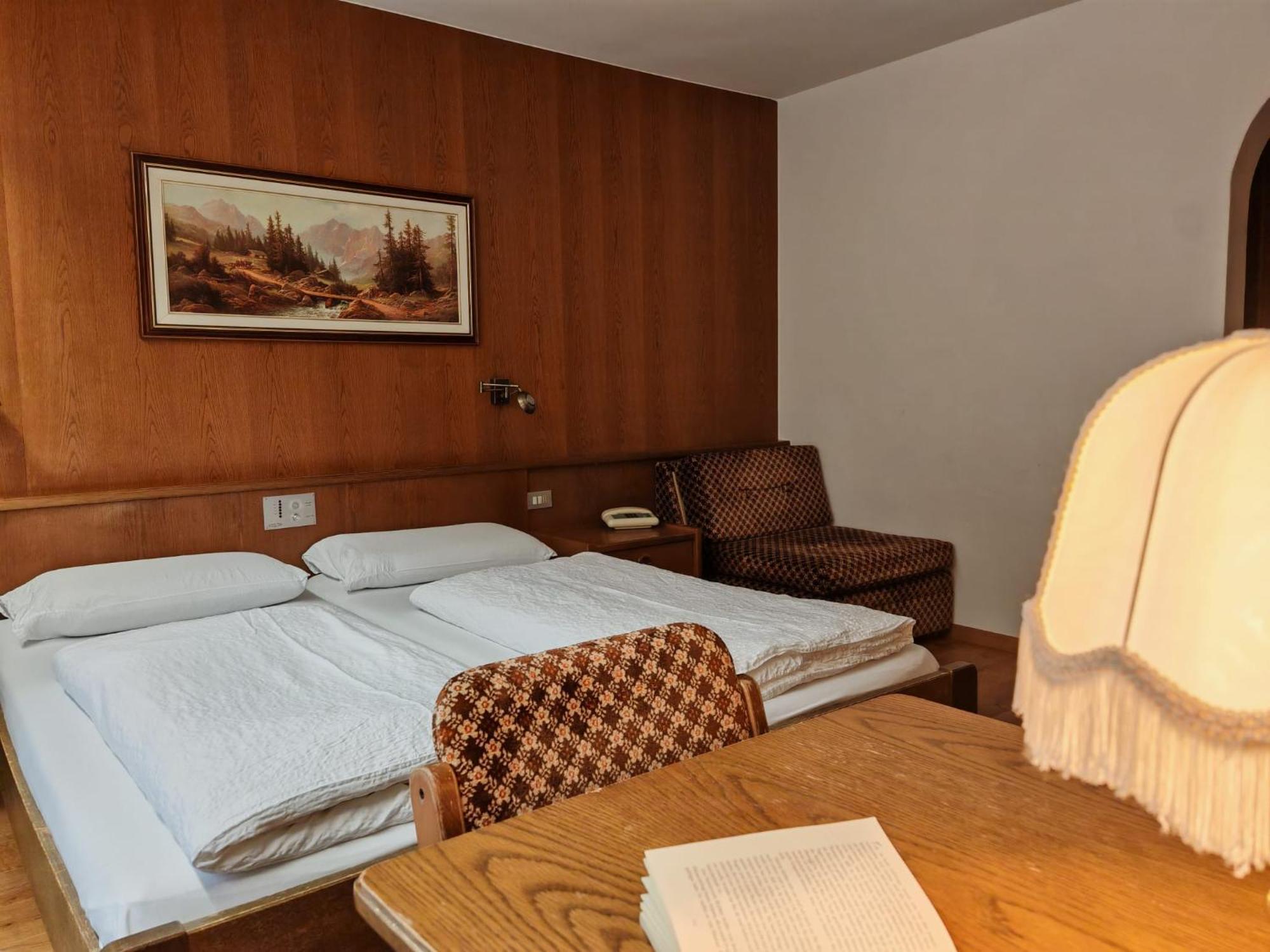 Hotel Alpenblick Sarentino エクステリア 写真