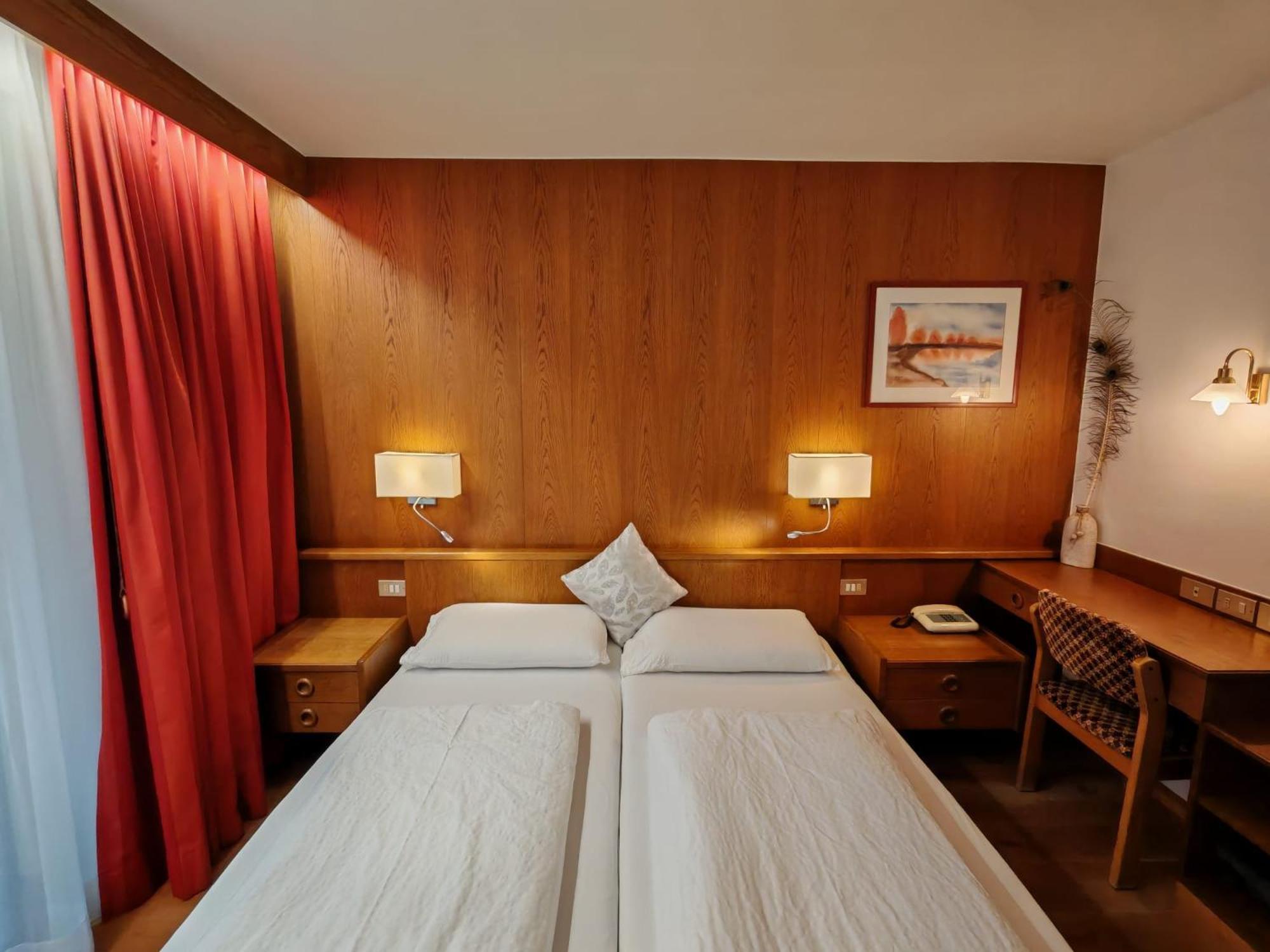 Hotel Alpenblick Sarentino エクステリア 写真