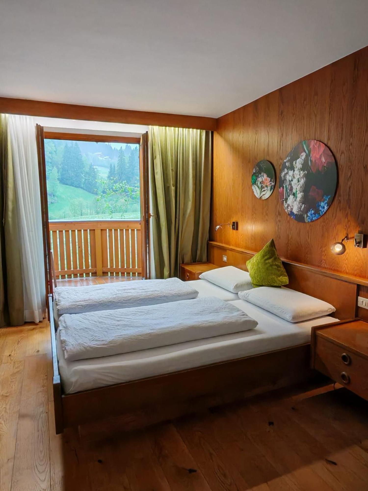 Hotel Alpenblick Sarentino エクステリア 写真